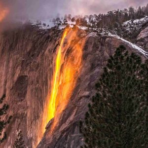 Cachoeira de fogo de Yosemite: o que é e como acontece o fenômeno natural que parece lava