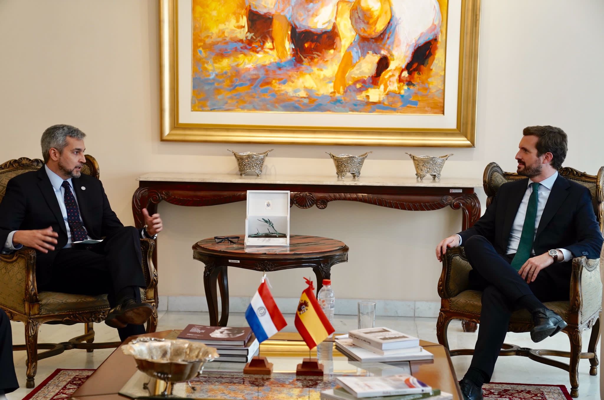 Abdo se reunió con líder del PP de España para promover alianza en defensa de la democracia