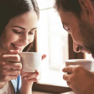 Café e chá podem estar associados a menor risco de AVC e demência