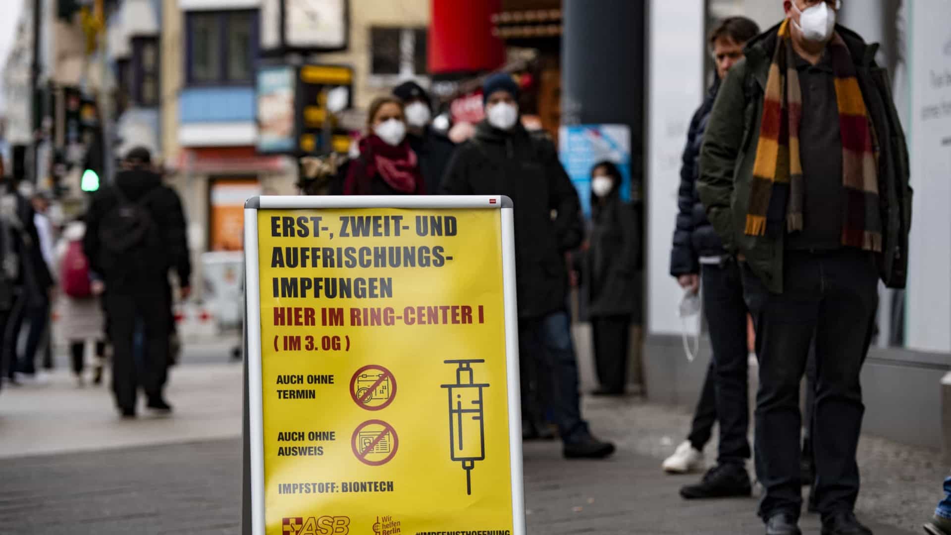 Alemanha prevê pico em UTIs e ministro diz que vacinação evitaria o cenário