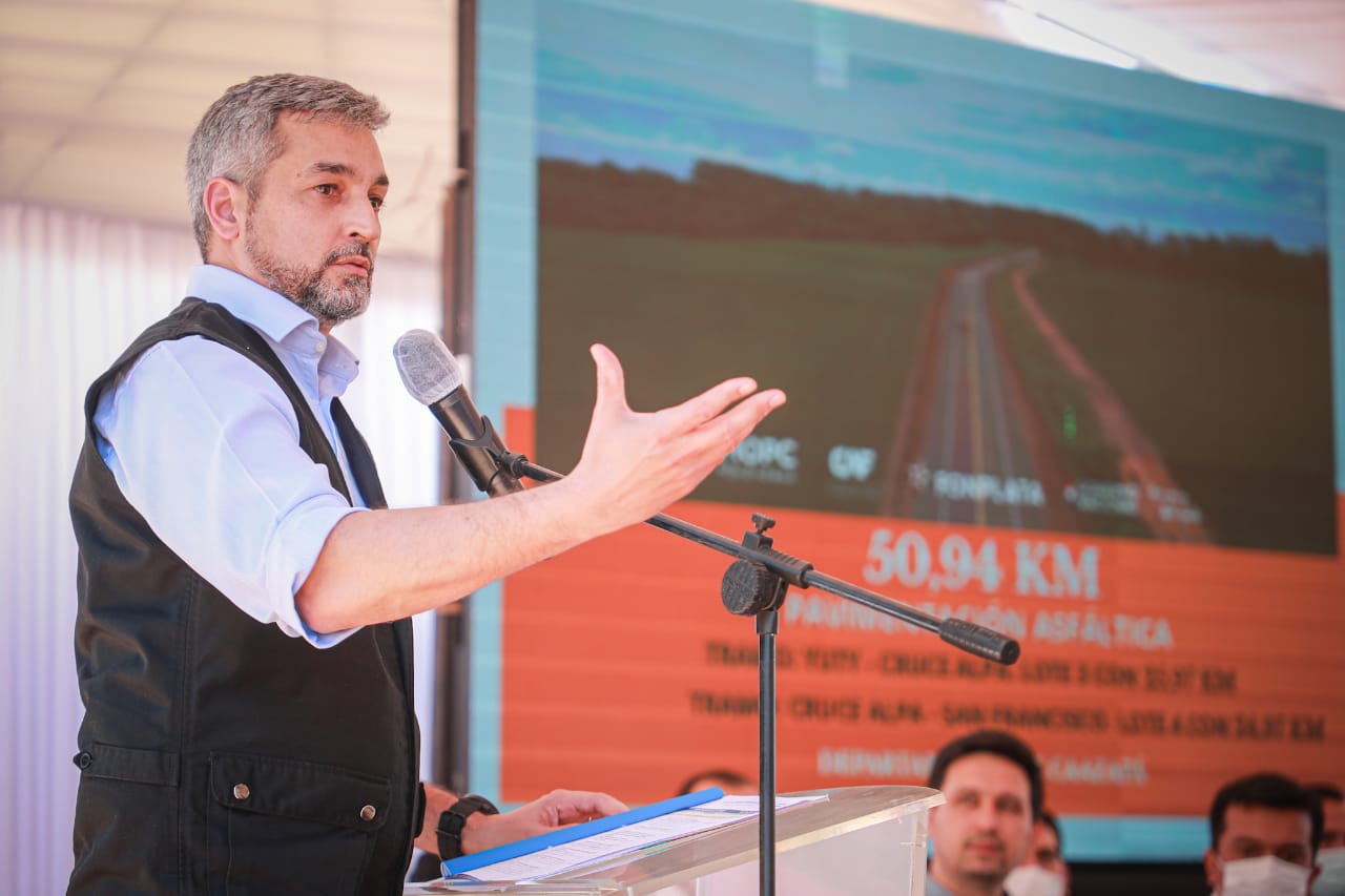 Abdo Benítez celebra obras y apuesta a la continuidad de los proyectos viales