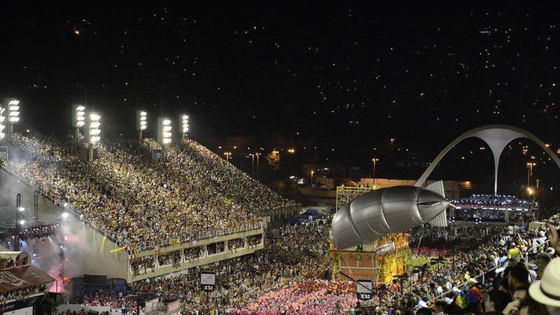 Prefeito espera mais informações para decidir se cancela réveillon e carnaval no Rio de Janeiro