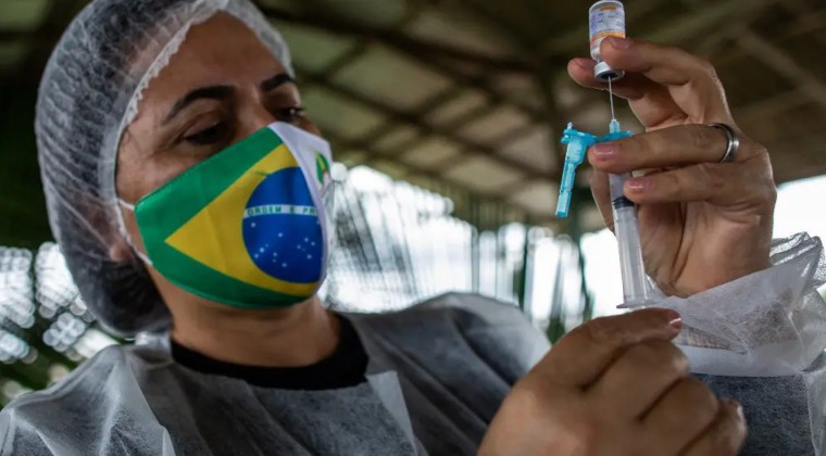 Regulador sanitario de Brasil denuncia amenazas de Bolsonaro tras aprobar vacuna anticovid en niños