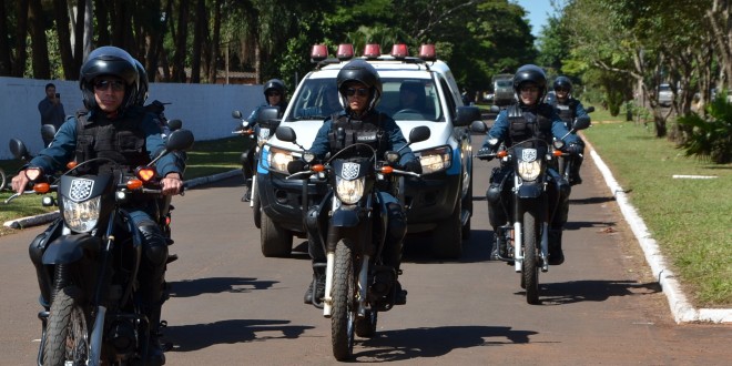 Policiamento ostencivo garante a segurança pública no centro comercial de Ponta Porã