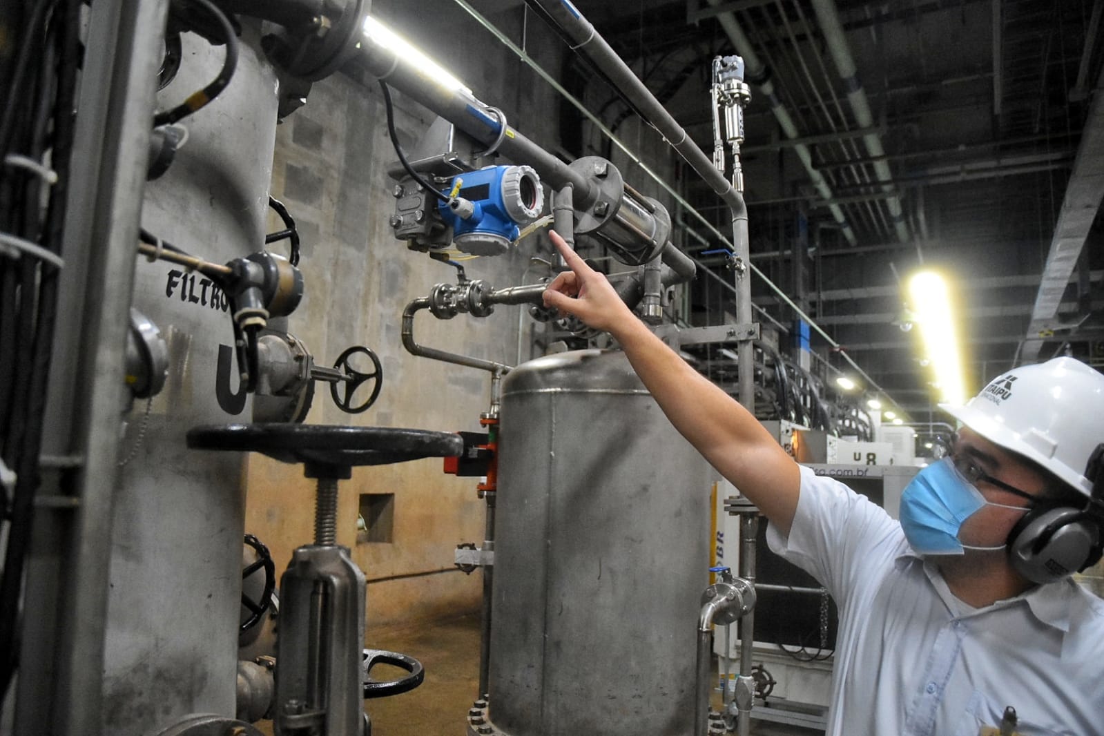 Itaipu moderniza instrumentos del sistema de refrigeración de unidades generadoras