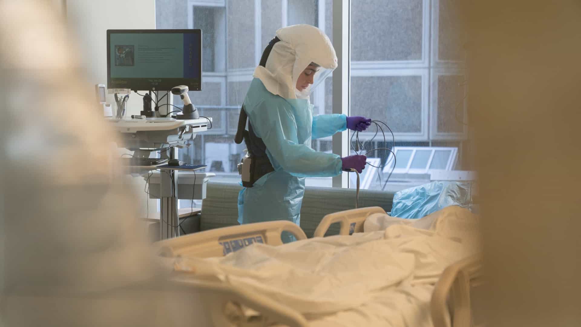 Covid-19 continua a pressionar sistemas hospitalares pelo mundo, alerta OMS