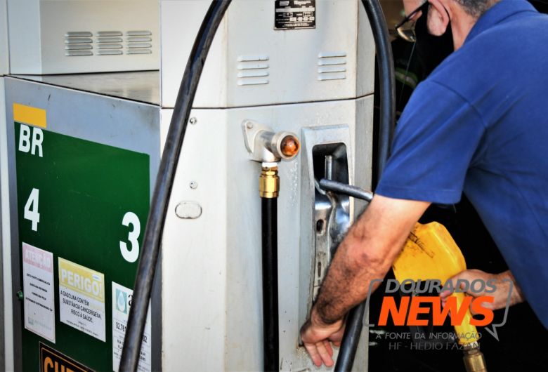 Preço médio da gasolina comum apresenta redução modesta e figura em R$ 6,37 em Dourados