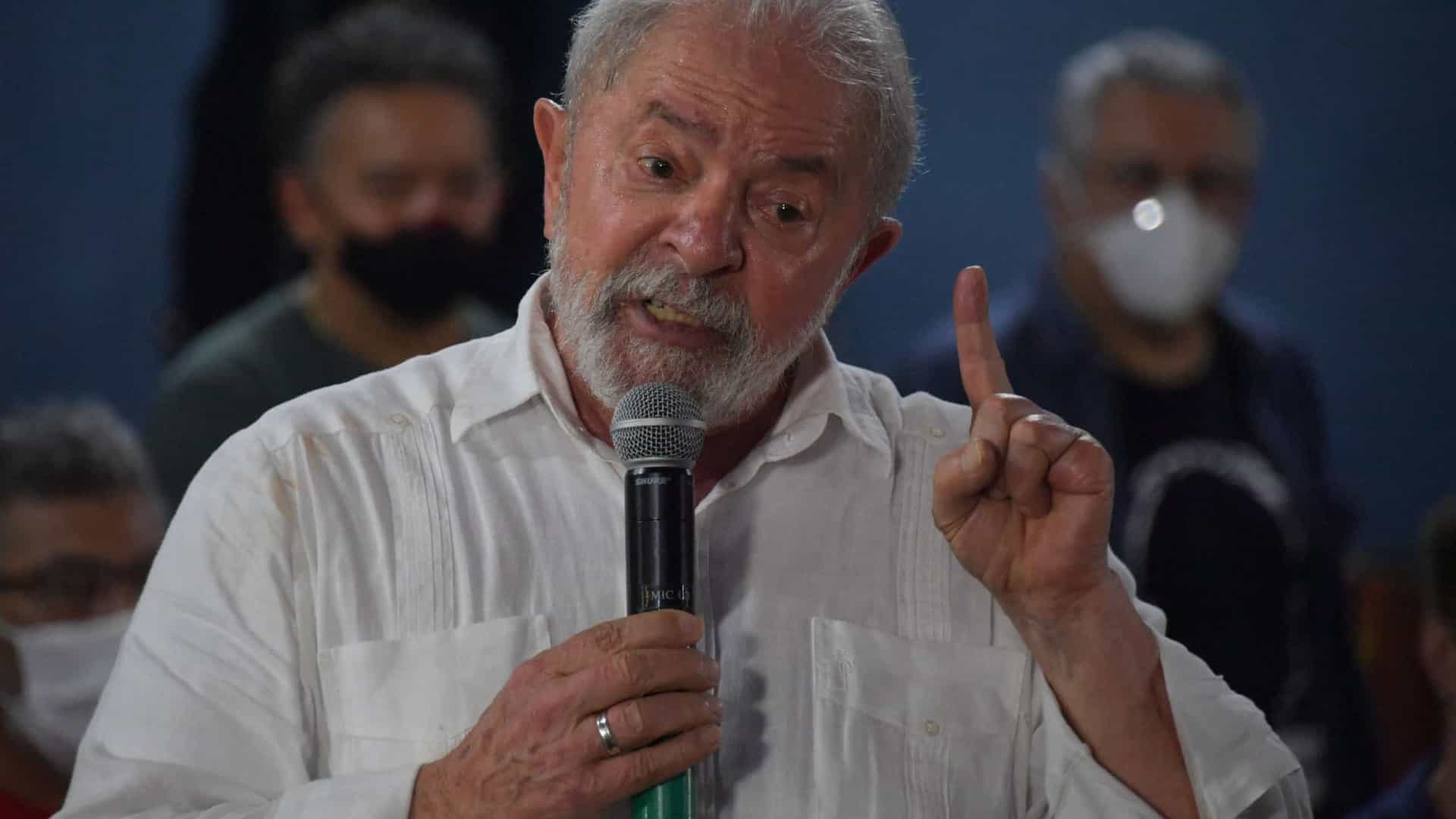 Lula diz que Bolsonaro é o presidente mais subserviente ao Congresso