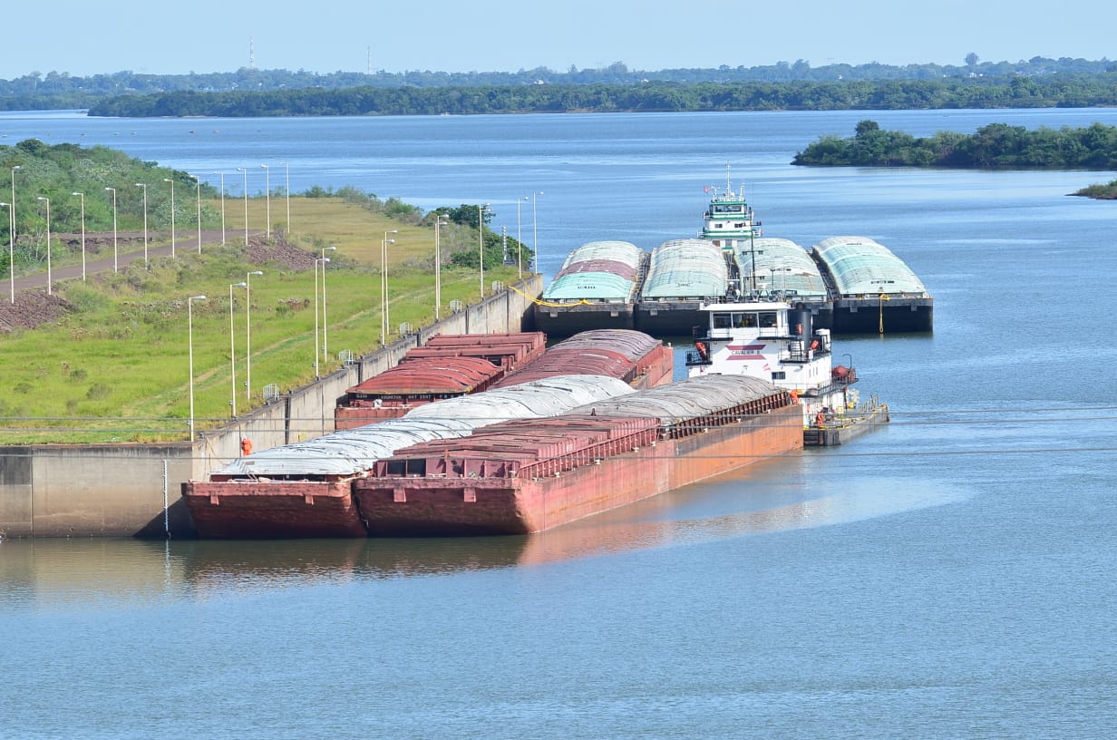 Paraguay y Brasil acuerdan parámetros técnicos para navegabilidad del río Paraná