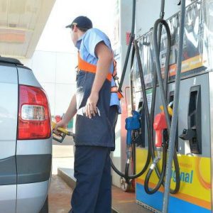 Preço da gasolina em Campo Grande cai, mas dispara no interior de MS e chega a R$ 7,19