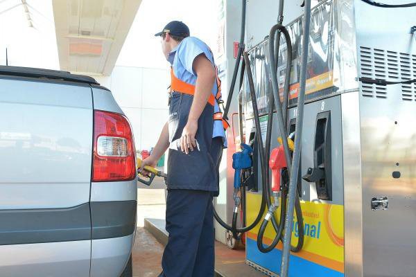 Preço da gasolina em Campo Grande cai, mas dispara no interior de MS e chega a R$ 7,19