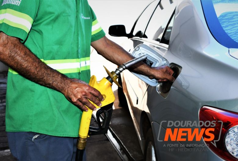 Preço médio da gasolina comum volta a subir e figura em R$ 6,40 em Dourados