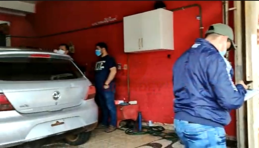 O Departamento de Investigações localizou um carro wv Gol usado no sequestro de 1 mulher em Ponta Porã