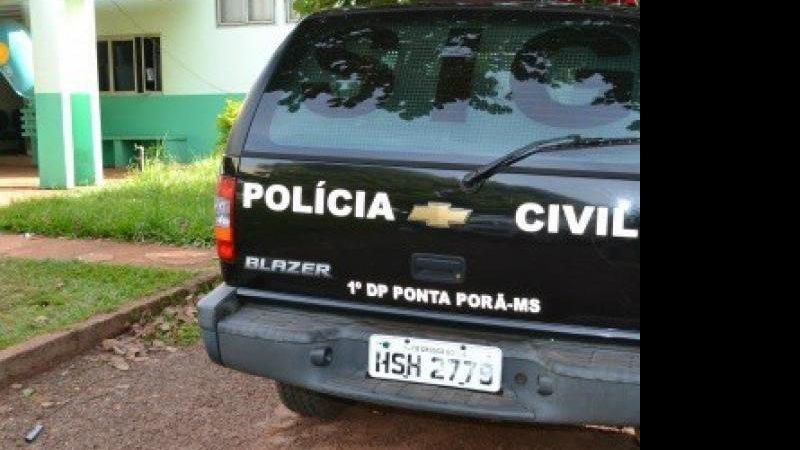 Motorista visto perto de casa de brasileira sequestrada foge da polícia e é parado após disparos nos pneus