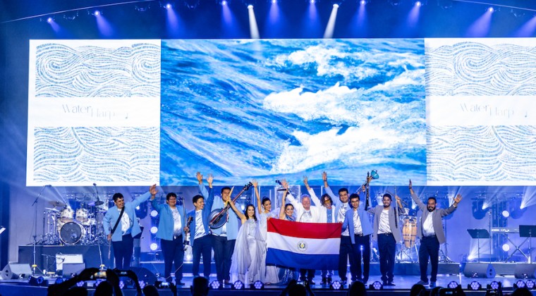 Orquesta H20 resplandece en la Expo Dubai con el “Arpa de Agua”