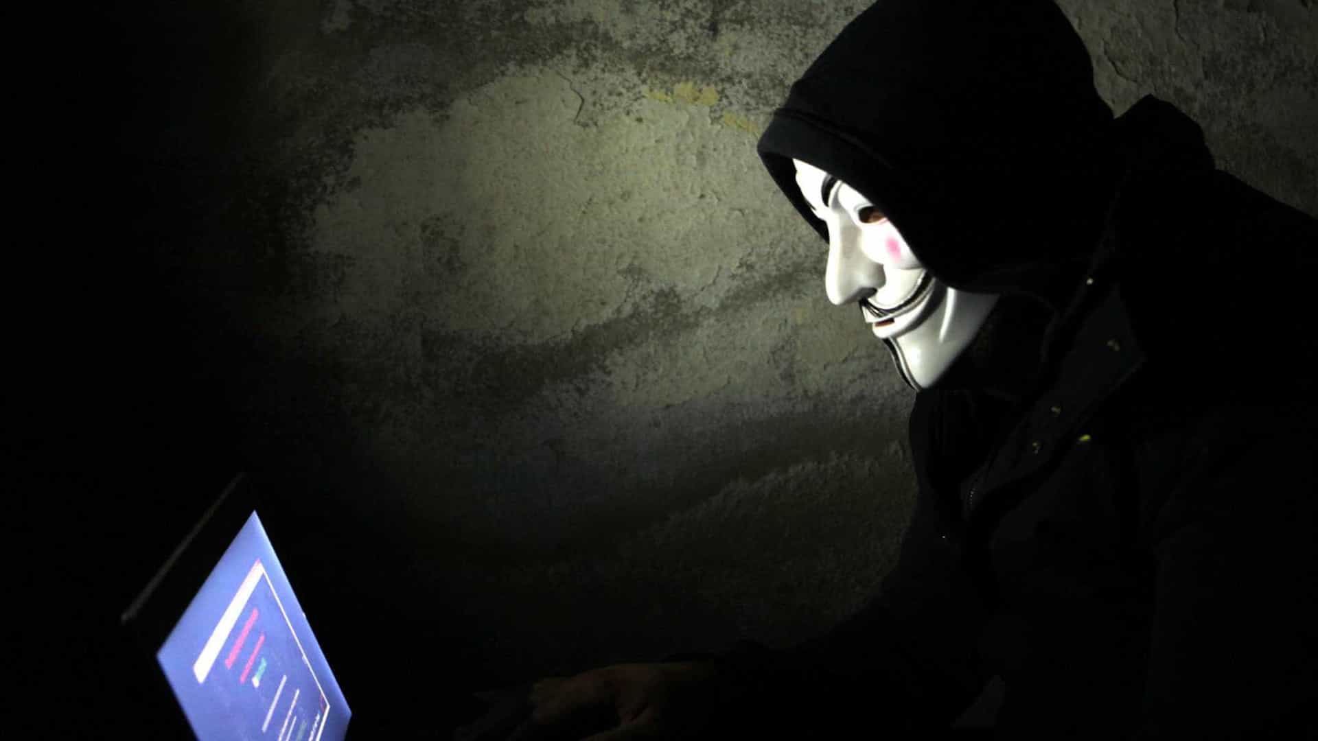 Grupo Anonymous declarou “guerra cibernética” contra a Rússia