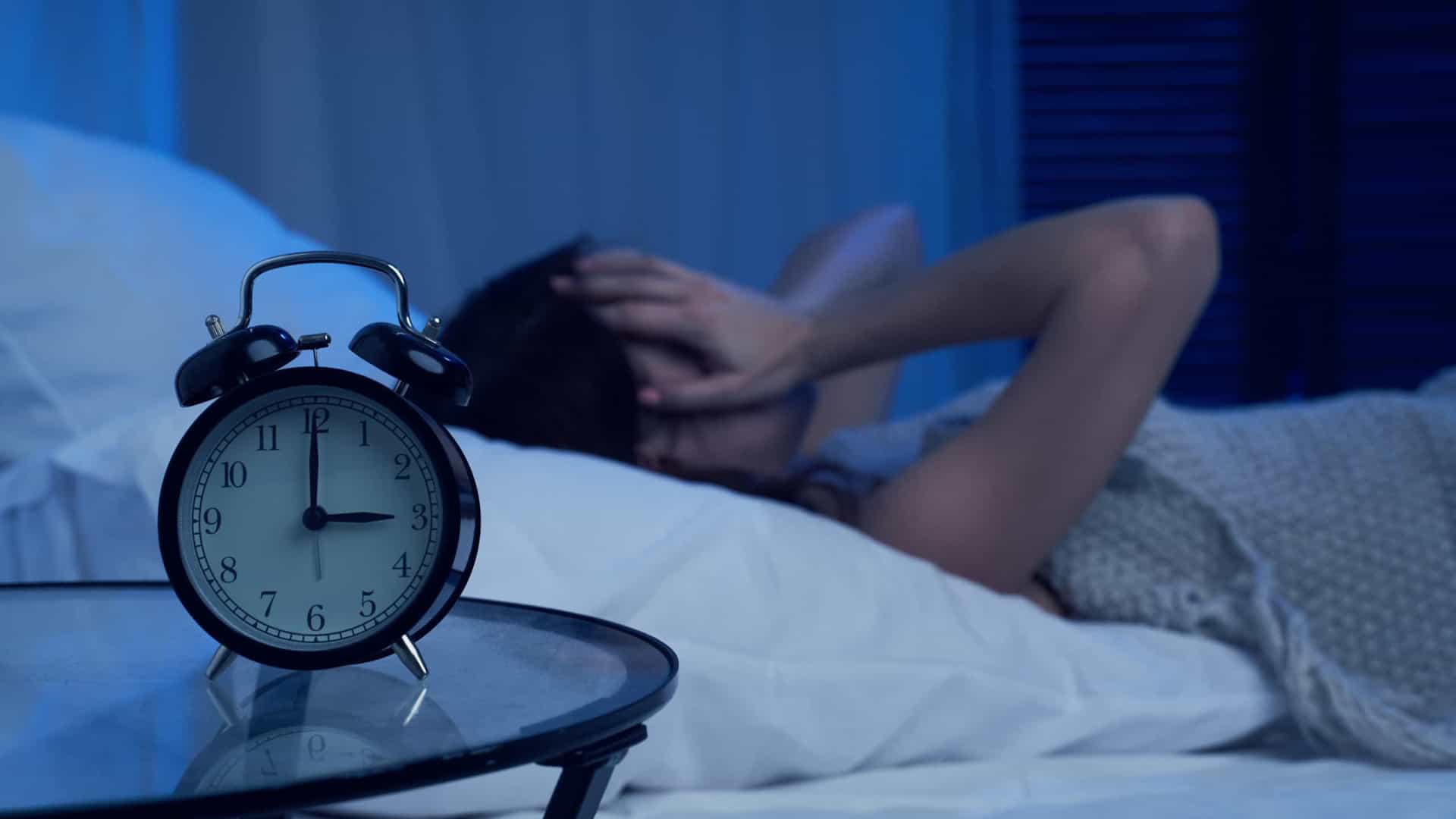 Dormir menos de cinco horas por noite duplica o risco destas doenças