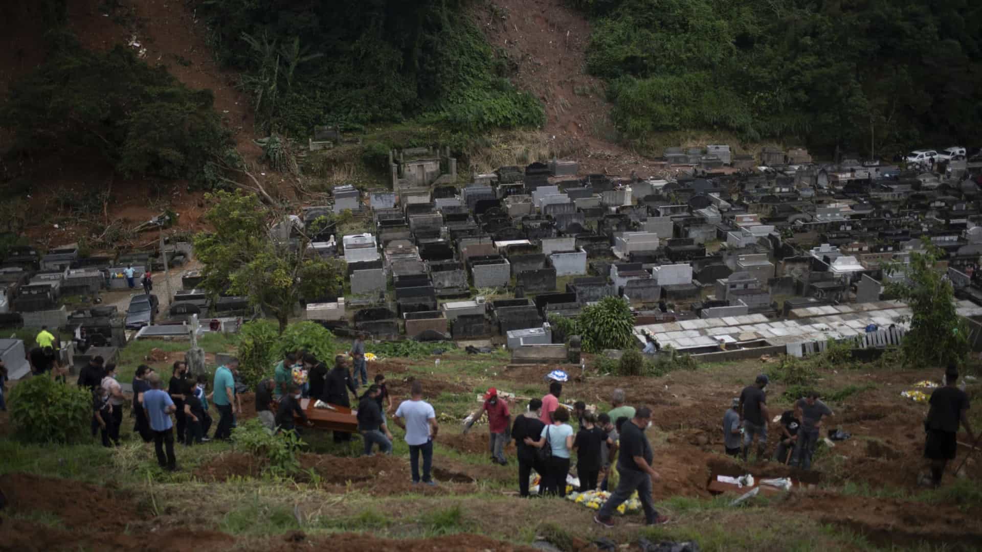 Petrópolis registra 197 mortos uma semana após temporal