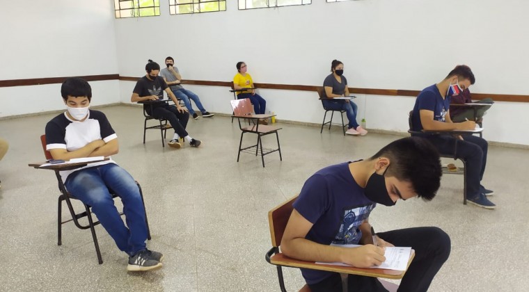 Más de 9.000 postulantes para becas Itaipú: inscripciones van hasta el viernes