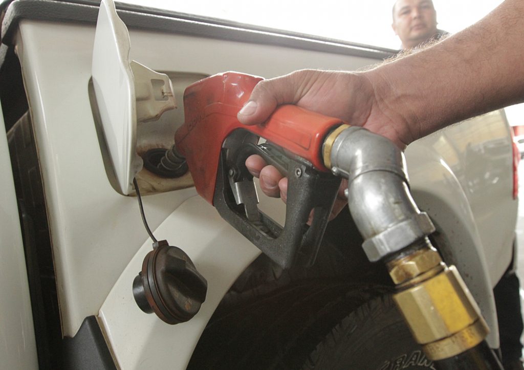 Petrobras reduz preço do diesel para distribuidoras em R$ 0,22