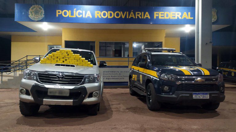 PRF apreende dupla com cocaína avaliada em R$ 9 milhões