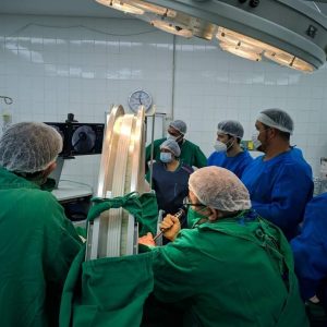 Realizan primera cirugía de reemplazo articular de cadera en el #HospitaldeClínicas de la #FCMUNA