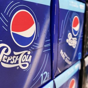 Suspenden la producción y venta de Pepsi-Cola en Rusia￼￼