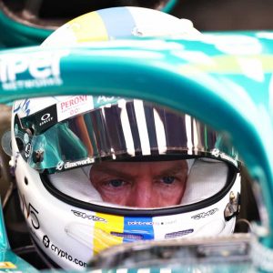 Aston Martin anuncia que Vettel está curado da covid-19 e correrá na Austrália