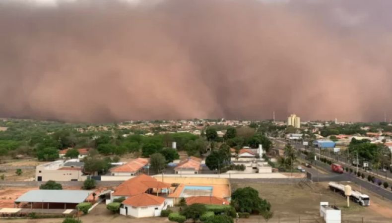 Nuvem de poeira do deserto do Saara vai atingir o Brasil em poucos dias