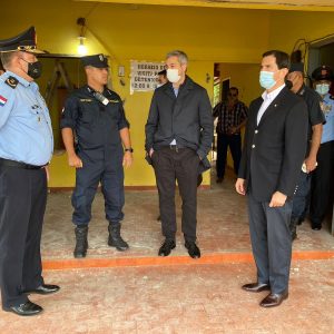 Mandatario visitó comisaría atacada en Caaguazú y expresó respaldo a uniformados￼