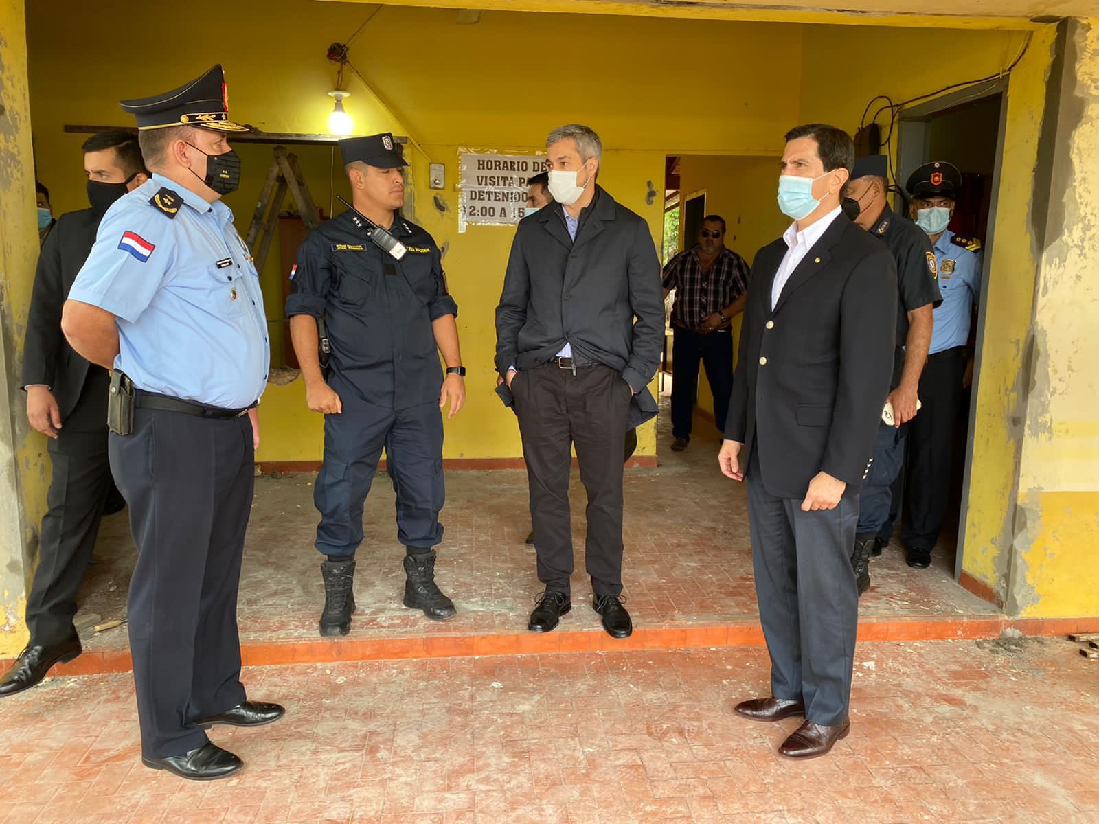 Mandatario visitó comisaría atacada en Caaguazú y expresó respaldo a uniformados￼