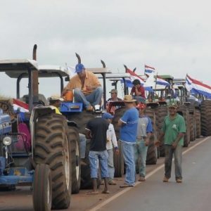“El campo calienta los motores de sus tractores”, advierte la UGP ante crisis del combustible