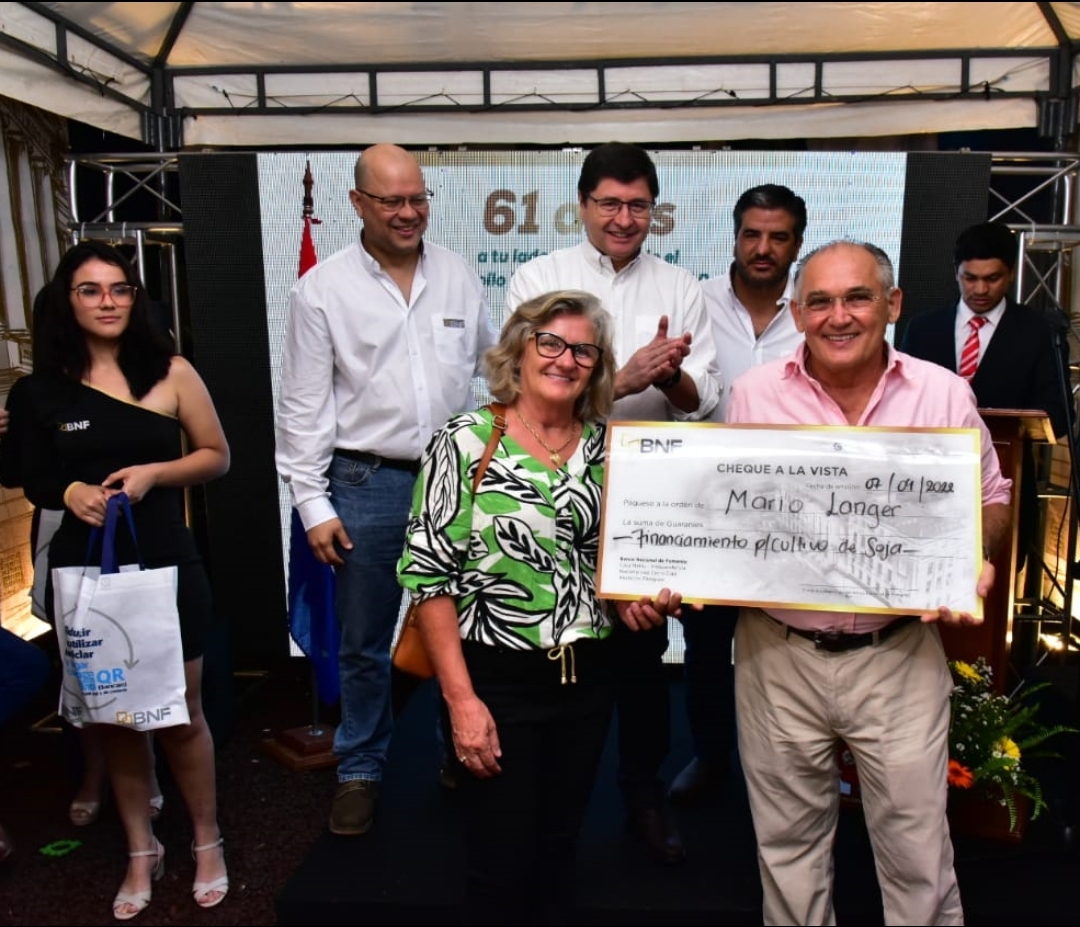 Banco Nacional de Fomento otorgó créditos en el marco de la Expo Regional Canindeyú 2022