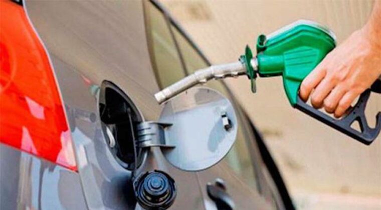 Emblemas privados reducen precios del combustible