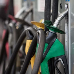 Preço da gasolina sobe pela 2ª semana seguida e atinge novo recorde no país