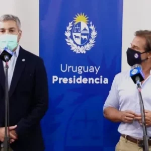Presidente de Uruguay llega esta noche a Paraguay 