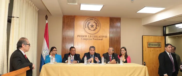 Parlamentarios venezolanos buscan reanudar relaciones con Paraguay