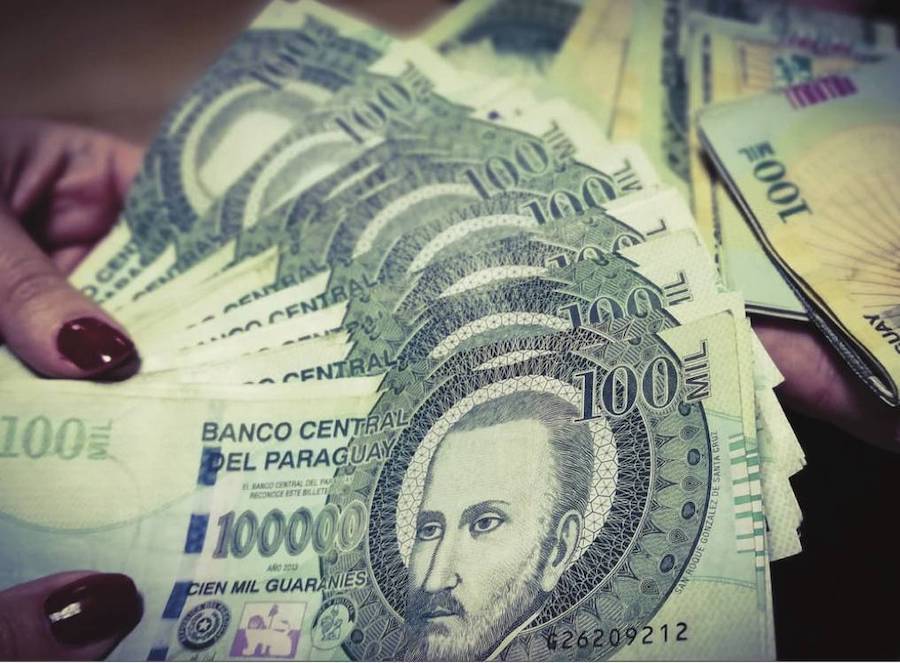 Hogares paraguayos siguen aumentando su endeudamiento en este 2022￼