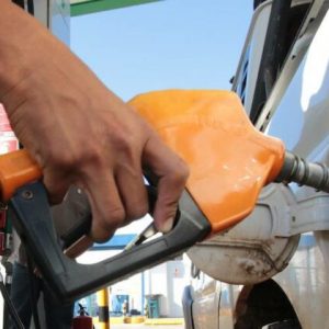 Emblemas privados de combustible suben sus precios desde el próximo miércoles