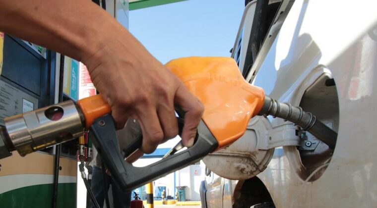 Emblemas privados de combustible suben sus precios desde el próximo miércoles