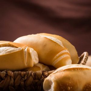 Mitos e verdades sobre o pãozinho e outros carboidratos
