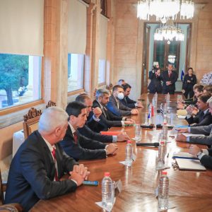 Paraguay y Uruguay proyectan reforzar inversión económica tras amplia reunión de trabajo￼