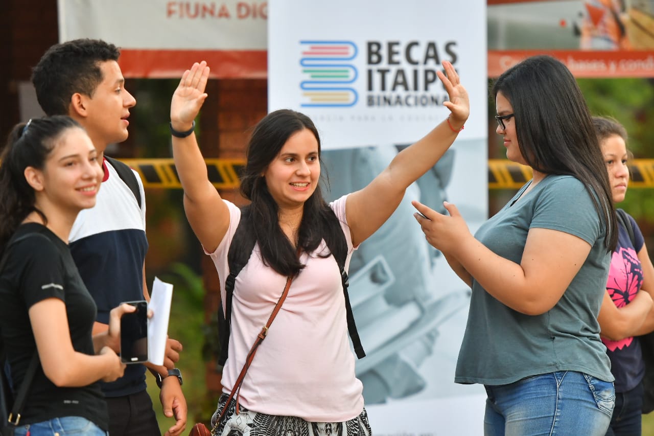 Becas Itaipu: solicitan documentos a becarios activos de universidades públicas para realizar desembolsos