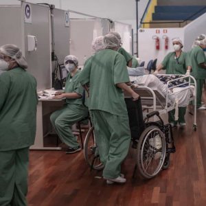 Brasil registra mais de 70 mil novos casos de covid-19 nas últimas 24 horas