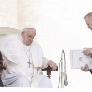 Anuncian visita del Papa Francisco a Italia y se avivan rumores de su posible renuncia