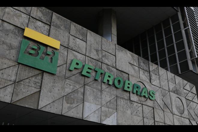 Petróleo afunda 9% e arrasta Petrobras sob temor de recessão￼