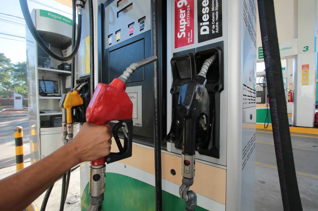 Combustibles: empresas están con margen en negativo y gasoil debe subir G. 1.200 más, afirman￼