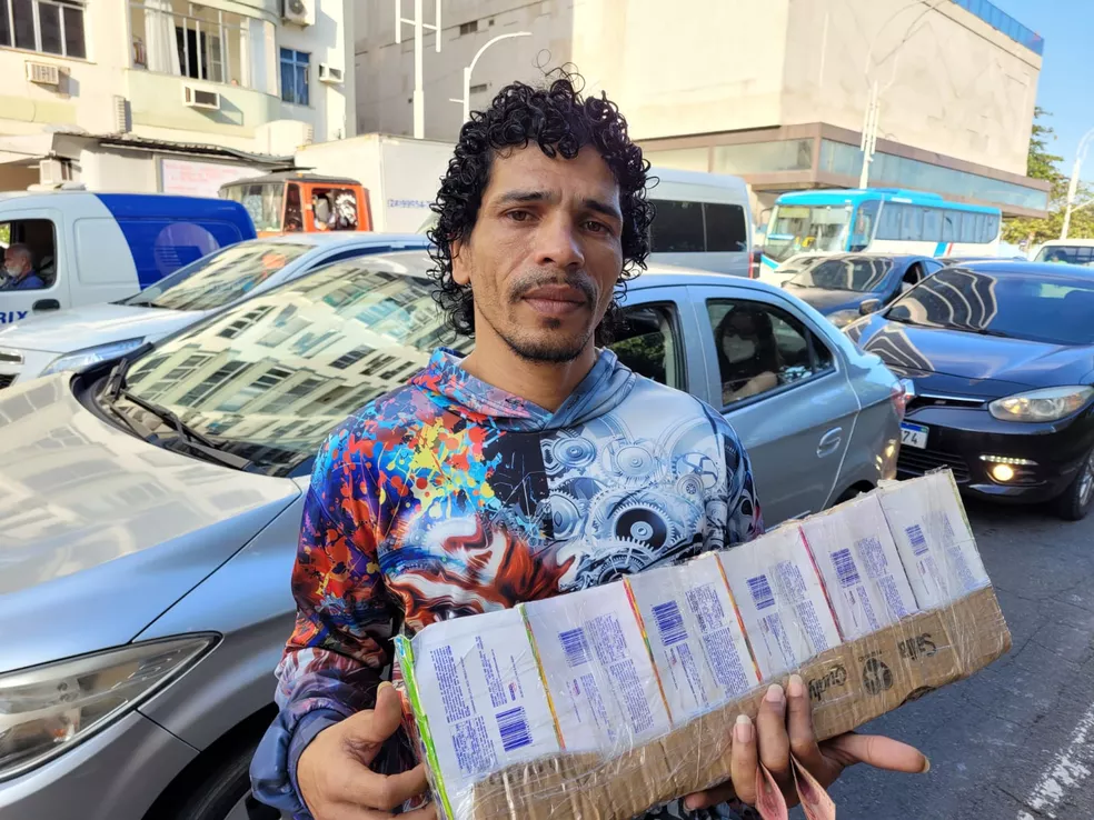 Rio tem 109 mil pessoas à espera do Auxílio Brasil: ‘Pra comprar arroz e feijão mesmo’, diz ambulante￼
