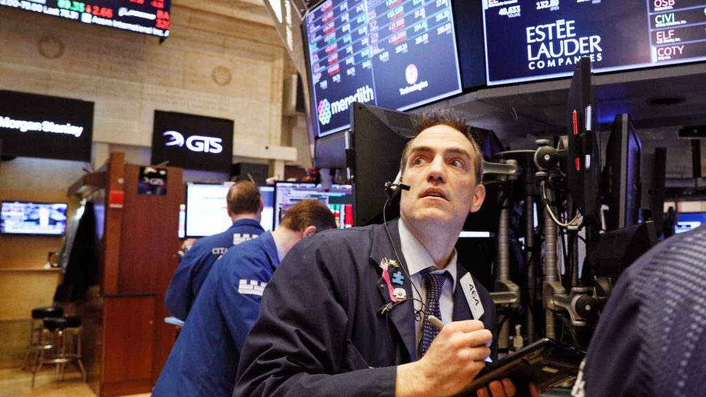 EUA: Por medo da recessão, IPOs secam e Wall Street pode viver onda de demissões