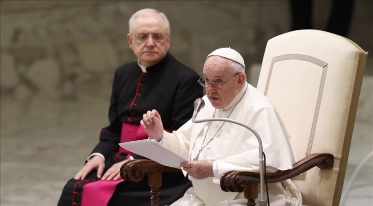 El papa pide misericordia para el “atormentado pueblo ucraniano”